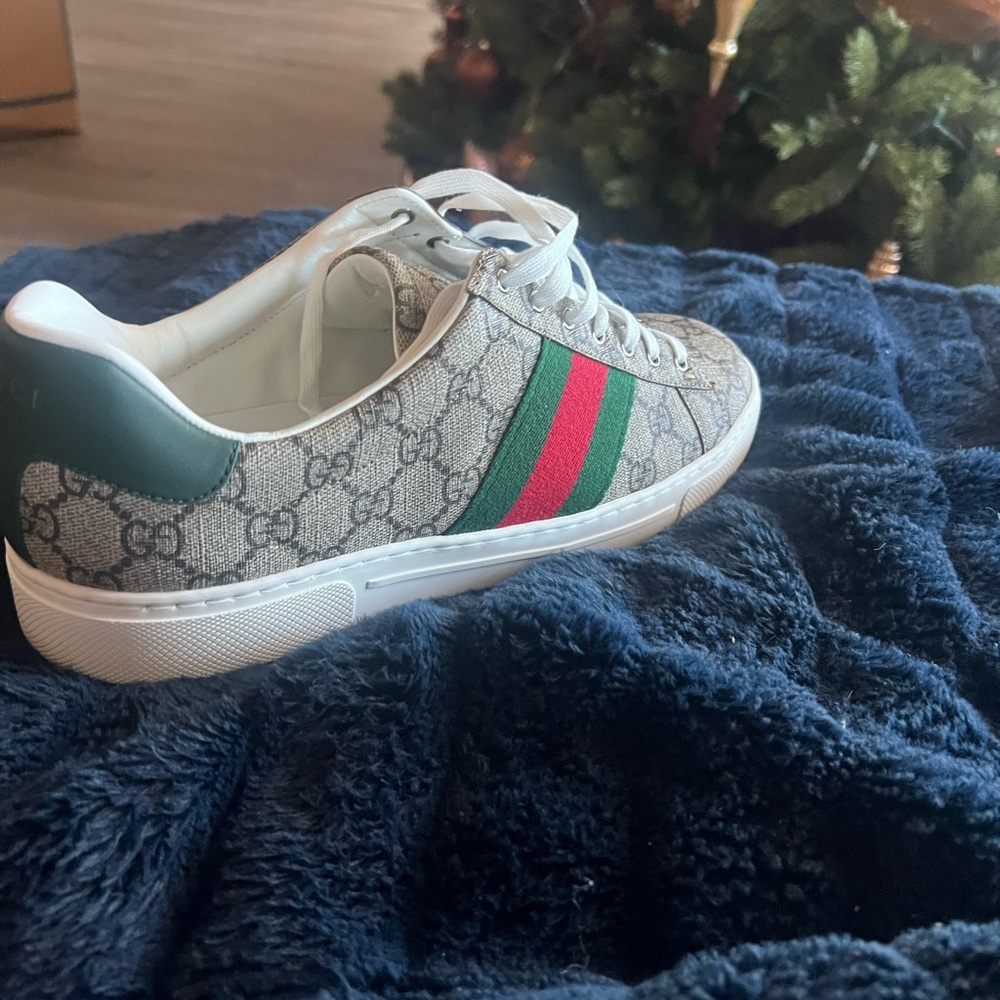 Gucci Sneakers
Size 9 in men - Picture 2 of 4